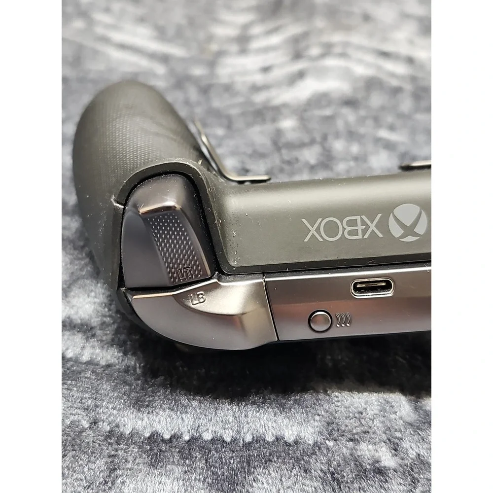 Xbox One Elite Series 2 Wireless Controller - Black (Controller & Accessory Kit)
